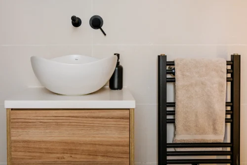 Bathroom by Vidar Construction