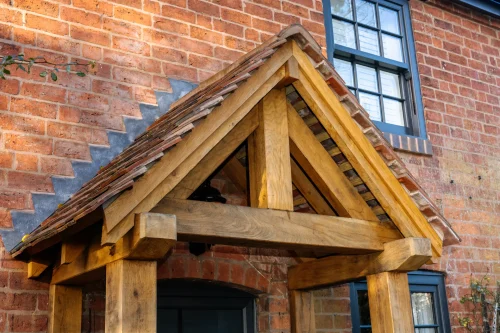 Oak framed structure by Vidar Construction